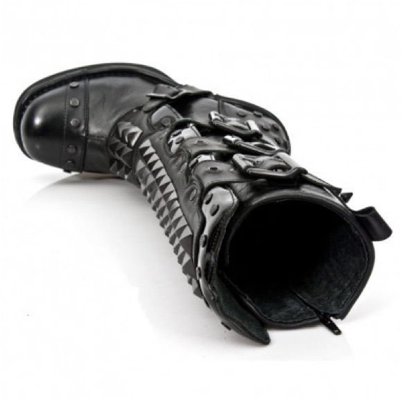 New rock black Italian leather Metallic studded boot - size 39 (US 8) worn once - Picture 7 of 16